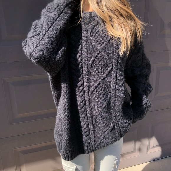 NAVY/ BLACK KNIT SWEATER - Picture 3 of 4